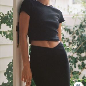 Black cropped classic t